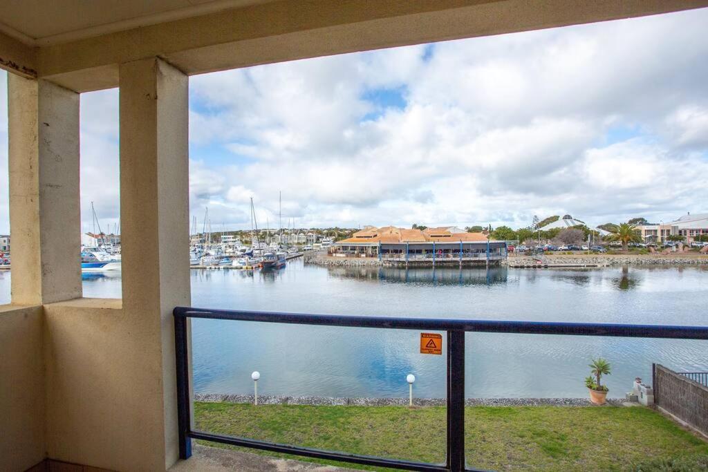 Waterfront Townhouse - Picturesque Marina Views Apartment Port Lincoln Exterior photo